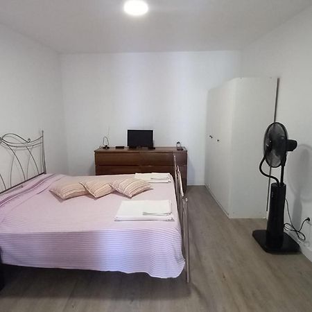 Alvito Guest House - Comfortable Room With Private Bathroom Lissabon Exterior foto