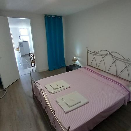 Alvito Guest House - Comfortable Room With Private Bathroom Lissabon Exterior foto